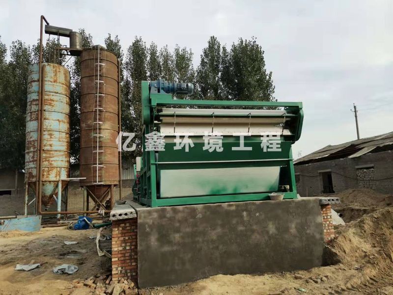為什么帶式壓濾機(jī)的濾布會(huì)粘泥？